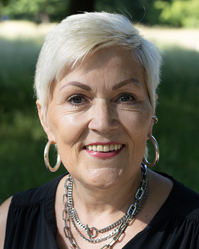 Angela Schnelle